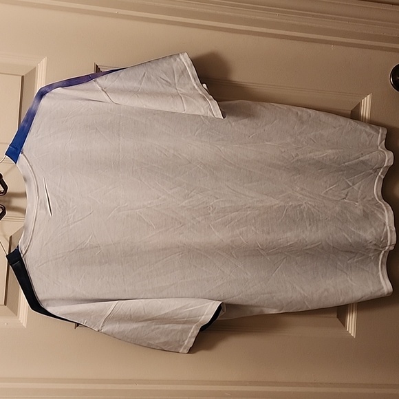 Top - Picture 2 of 2